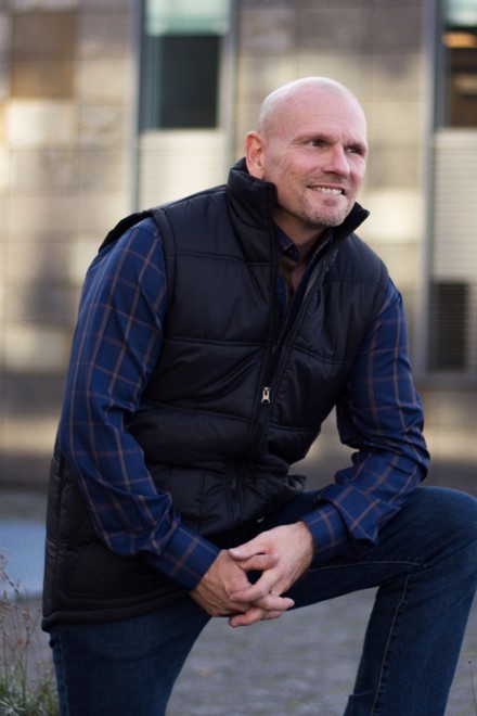 Grå herre vest med for og krave | Damernes Butik